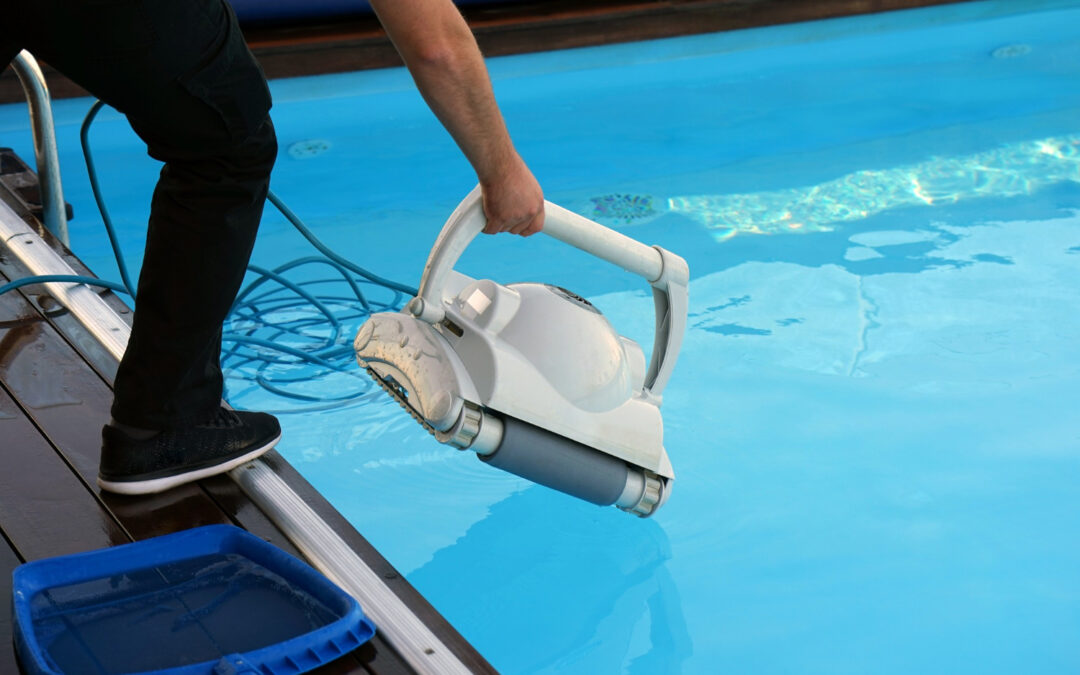 Entretien de la piscine : nettoyage, contrôle et vérification de l'équipement